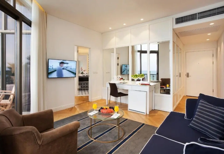 Executive Suite with balcony and with sea view