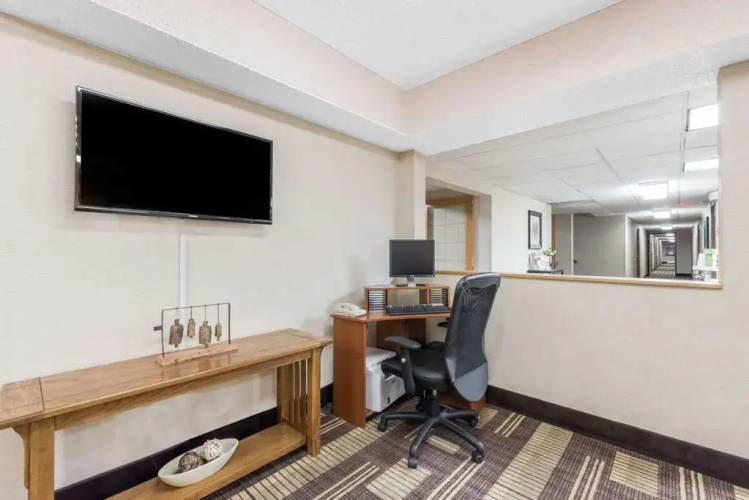 Days Inn Bismarck