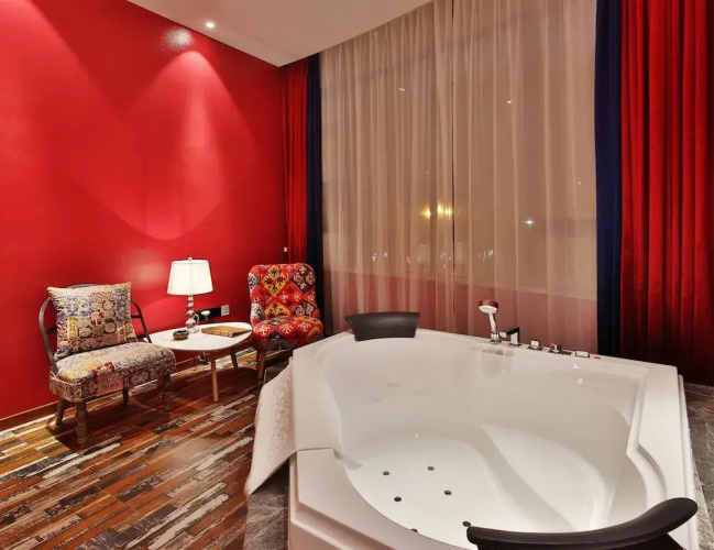 Yunxi Art Theme Hotel
