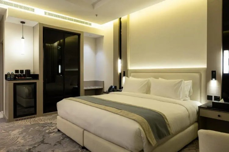 Luxury Night Hotel Al Yasmin