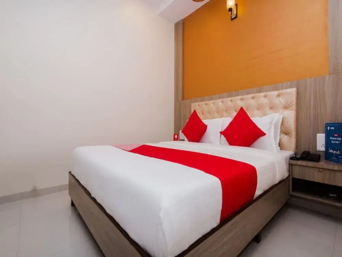 Golden Arch By OYO Rooms