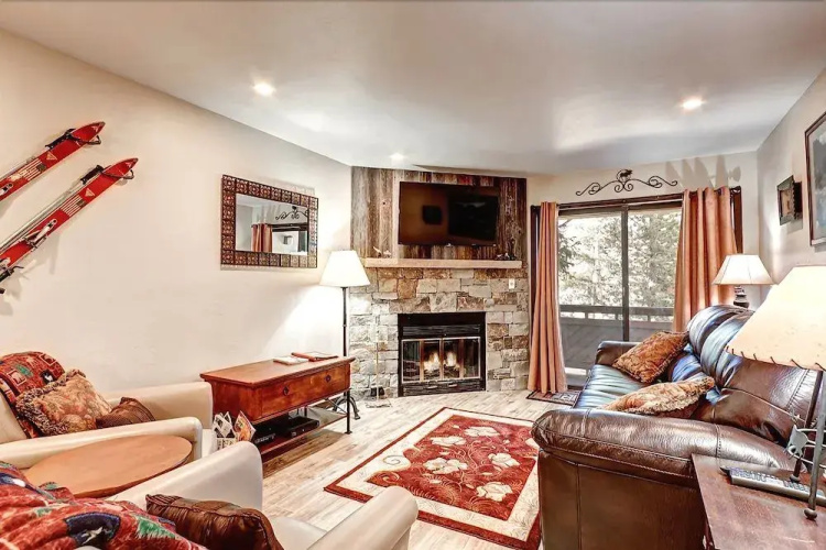 1001 Grandview C14 by RedAwning