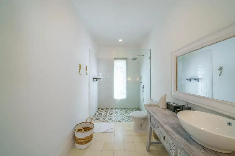 Villa Kelapa Putih - Spacious 4-bedroom Villa with pool PERFECT LOCATION