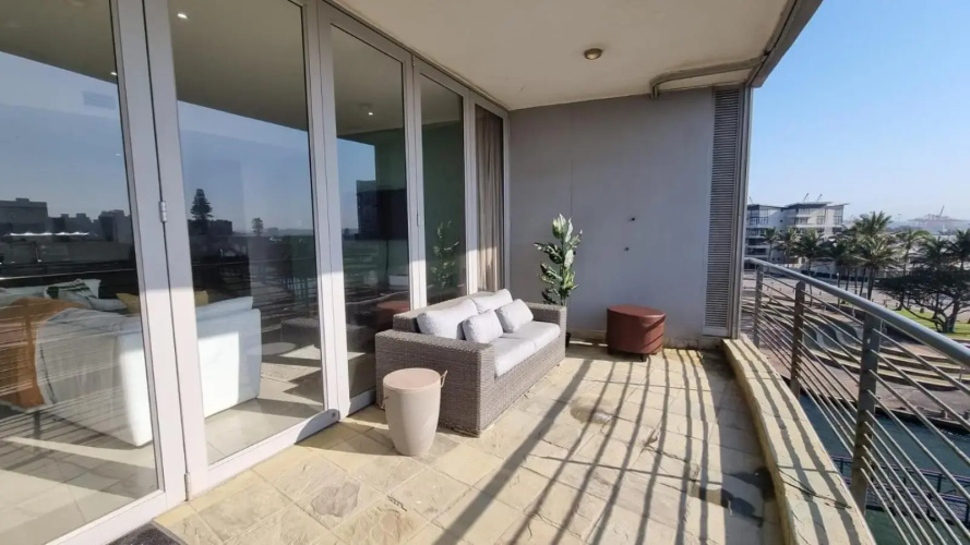 Accommodation Front - The Quays 503 - 6 Sleeper Across the Beachfront