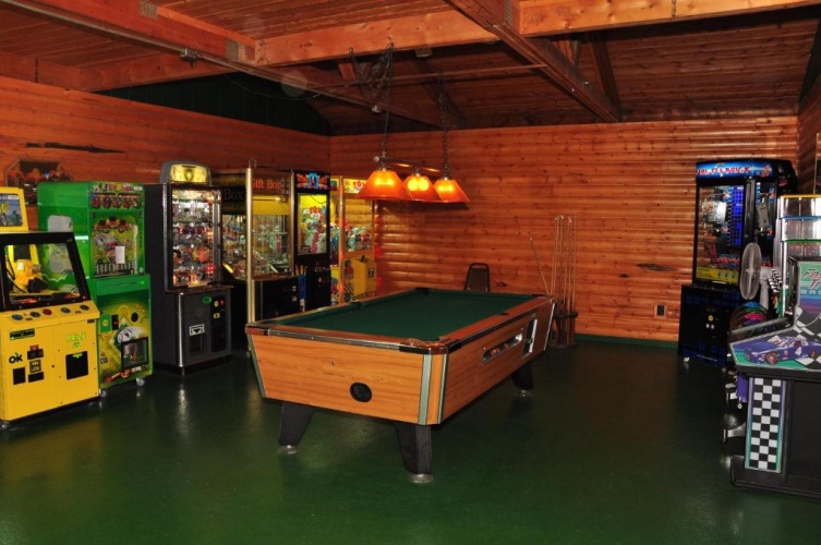 Arrowhead Camping Resort Cabin 1