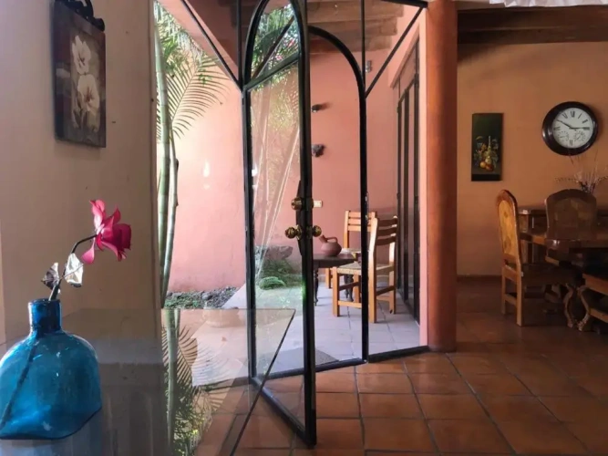 2 Bedrooms Villa