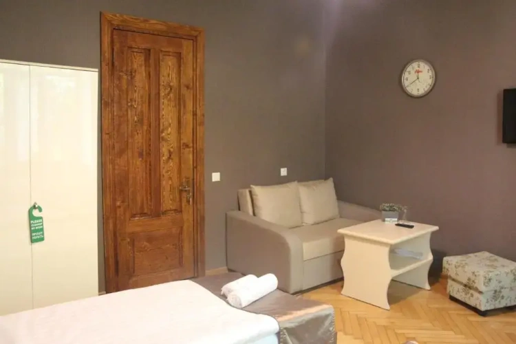 Standard Twin room with garden view