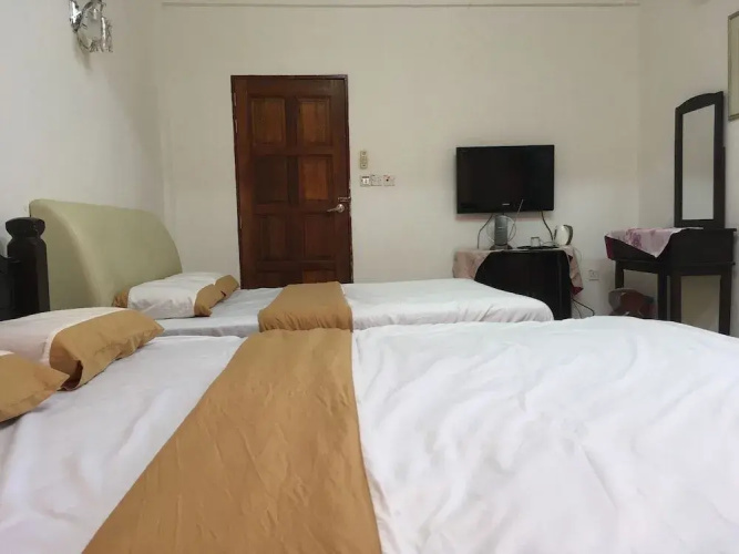 OYO 89653 Anisaa Inn