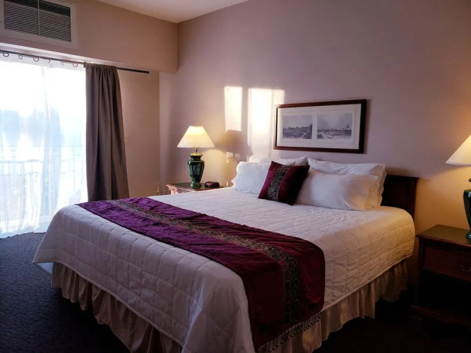 Totem Lake Hotel