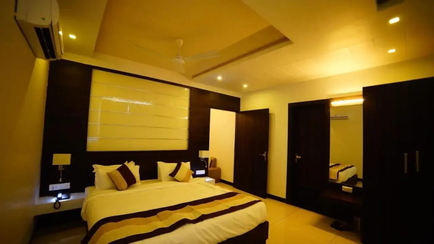 Love Kush Hotel