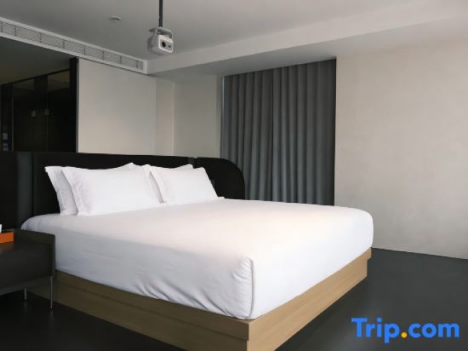 Deluxe Double room with city view