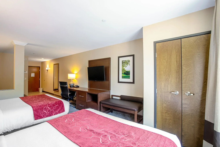 Comfort Suites Fishkill Near Interstate 84