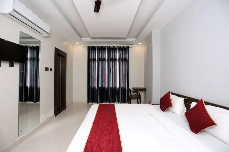 OYO Flagship 199 Gomti Nagar