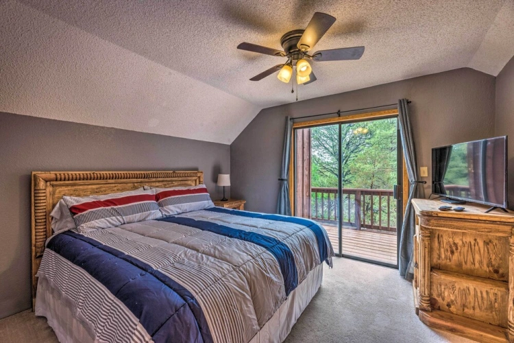 4 Bedrooms Cottage