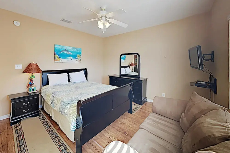 Updated Beach W/ Pools - Walk To Waves! 3 Bedroom Cabin