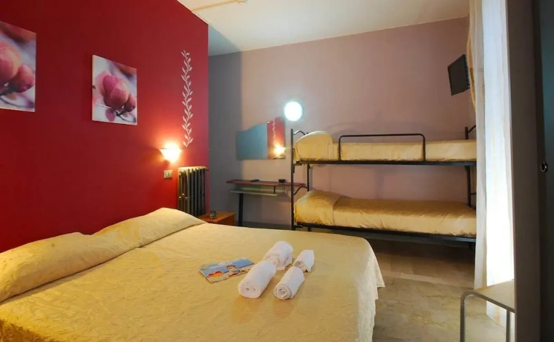 Standard Quadruple room with sea view
