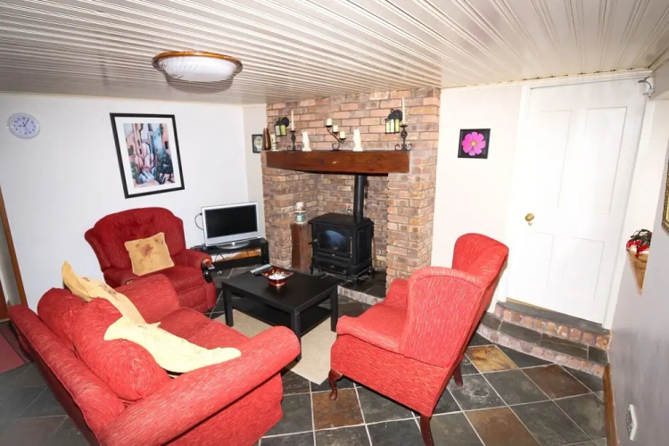Carraroe Cottage
