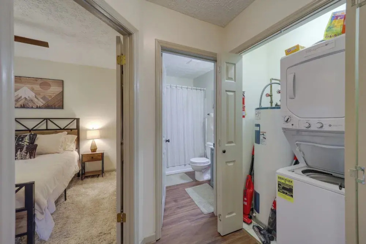 Lovely Beech Mountain Condo w/ Balcony & Views!
