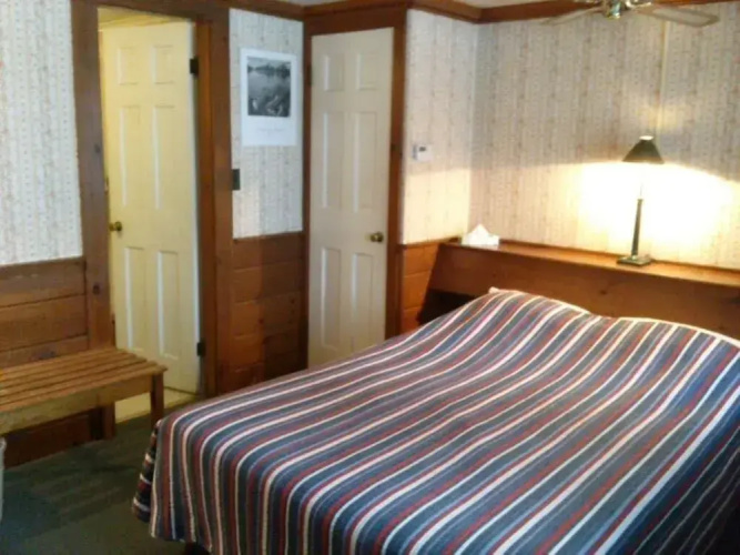 White Trellis Motel