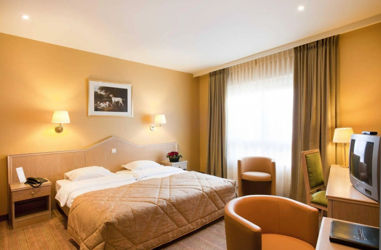 Aragon Apartments