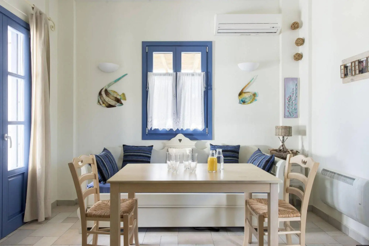 Earino Suites & Villas