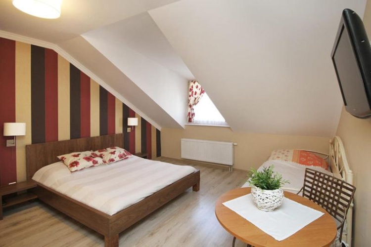 Standard Triple room