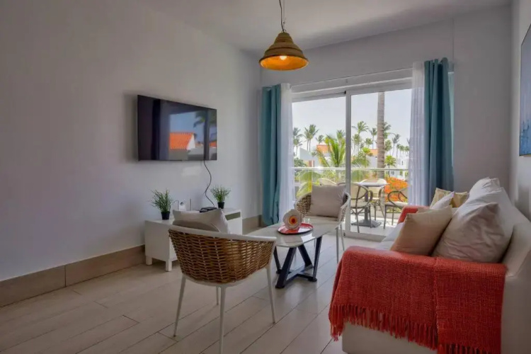 New 1 Bedroom with Beach access & Pool - NB302