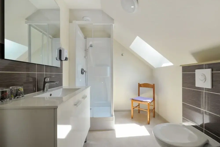 Comfort room
