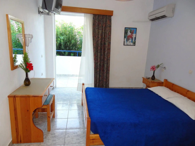 Michalis Studios & Apartments