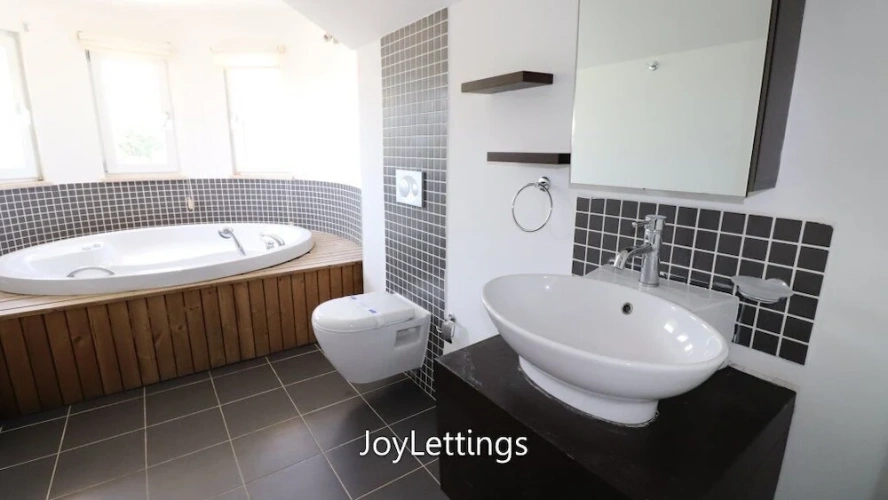 2 Bedrooms Family Apartment