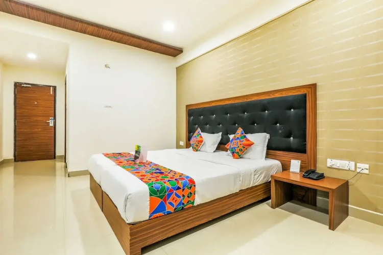 Fabhotel Star Holiday
