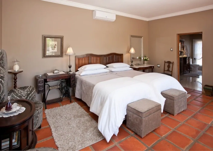 Luxury room with mountain view