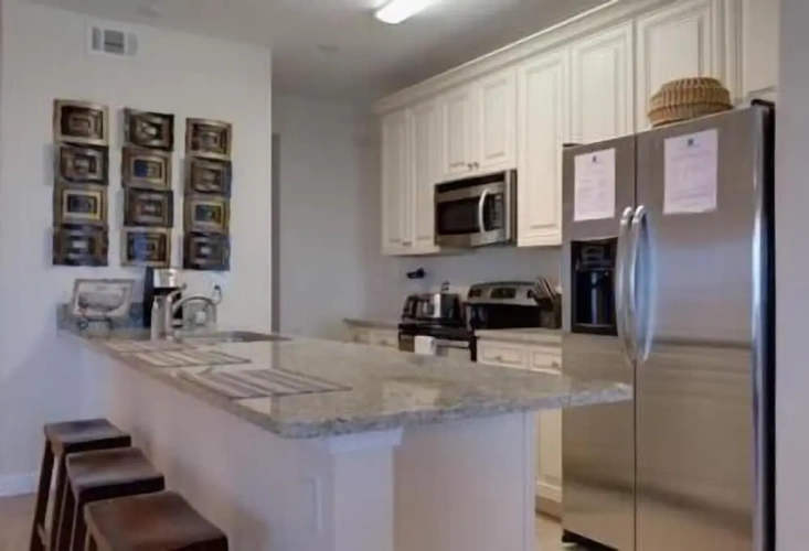 3 Bedrooms Apartment