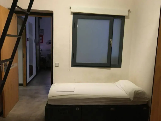 Traveller Box Hostel