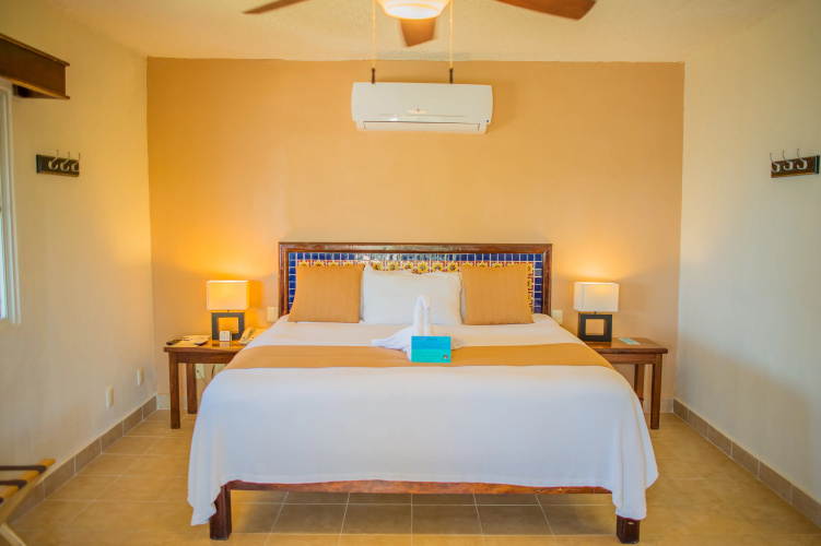 Petit Lafitte Beachfront Hotel & Bungalows