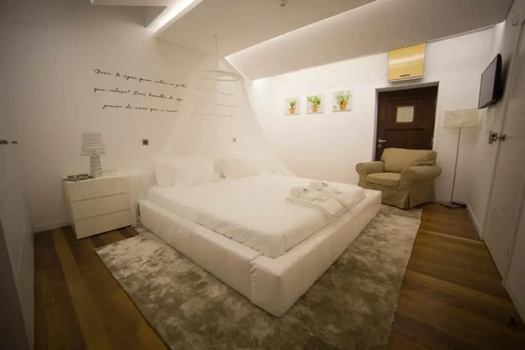 3 Bedrooms Cottage