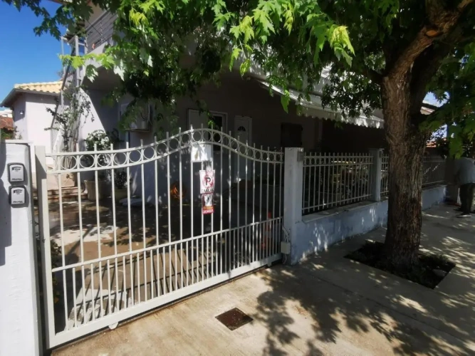 2 Bedrooms Cottage