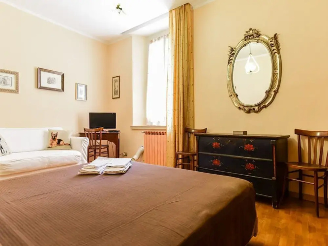 Trevi Fountain Home