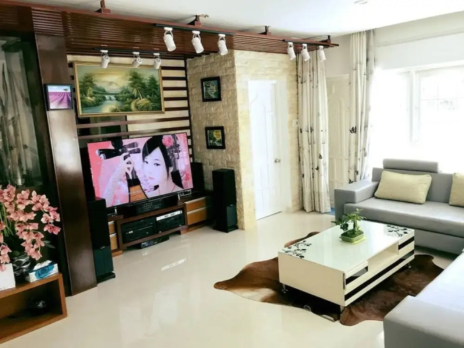 Kat Villa