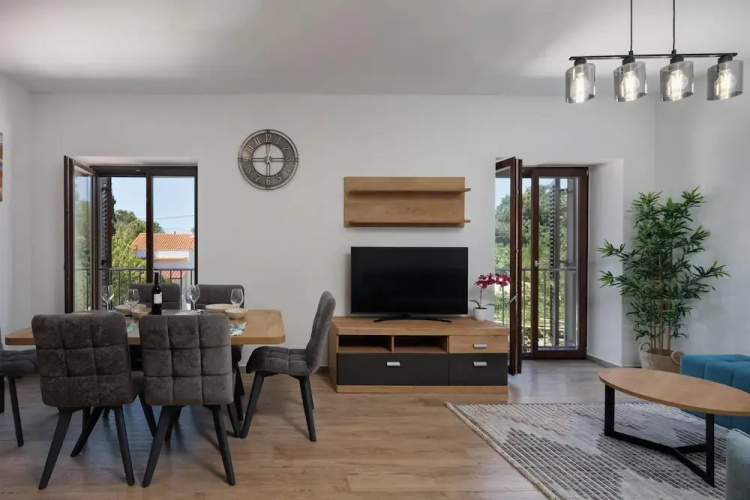Seafront Apartment Nana 1