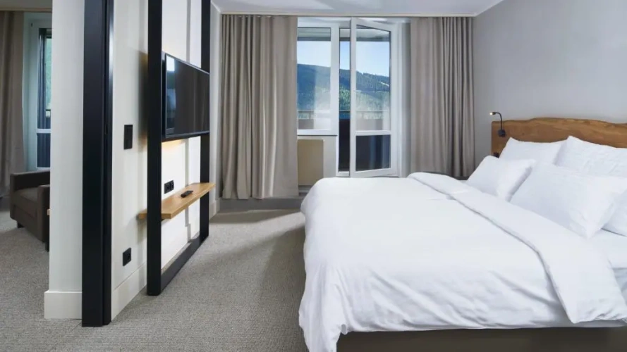 Suite with balcony and with view
