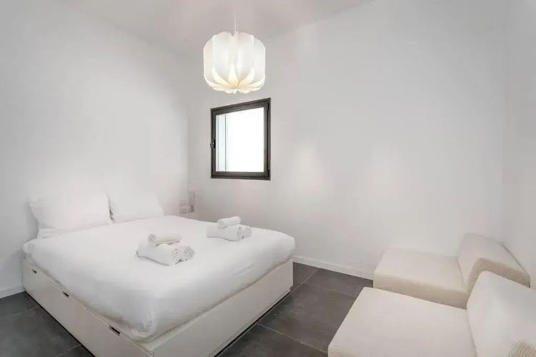 Modern and Design 1 BD apt close to the beach