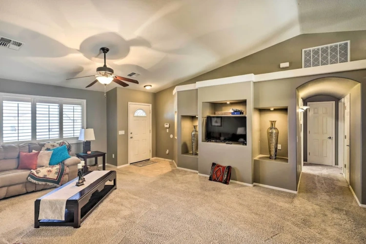 4 Bedrooms Cottage with balcony