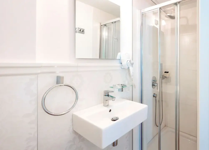 Superior Double room with partial sea view