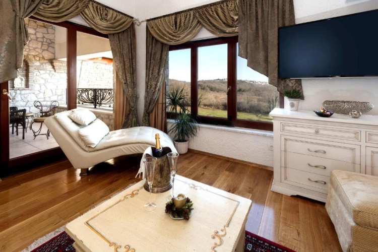 Suite with balcony and with view