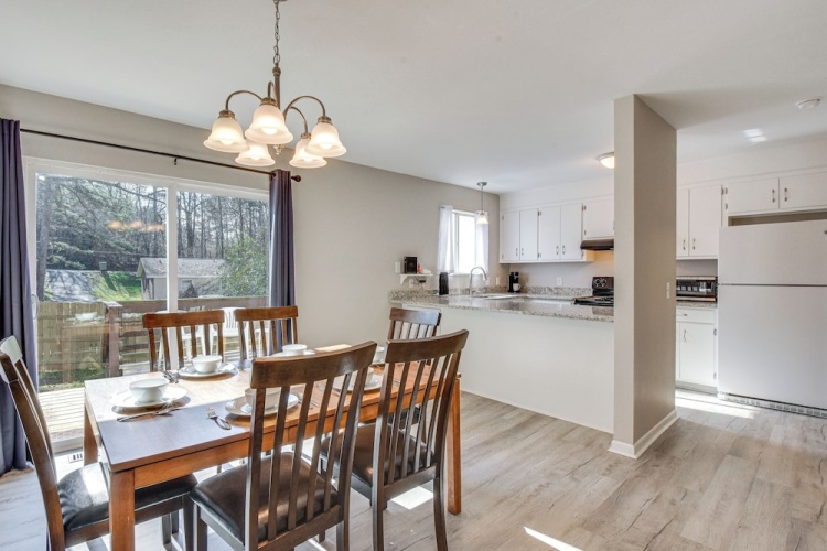 3 Bedrooms Apartment
