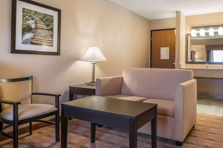 Quadruple Suite