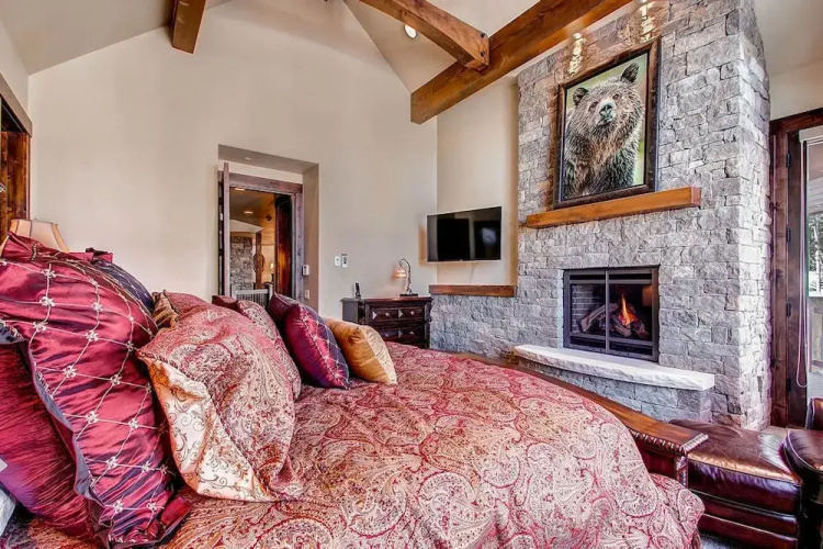 Slopeside Manor on Peak 8 by RedAwning