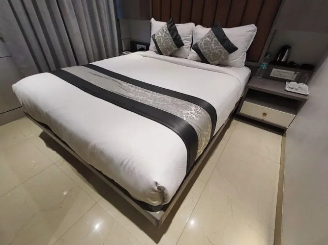 hotel pearl residency