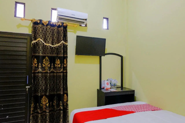 OYO 1784 Hj. Aniek Residence